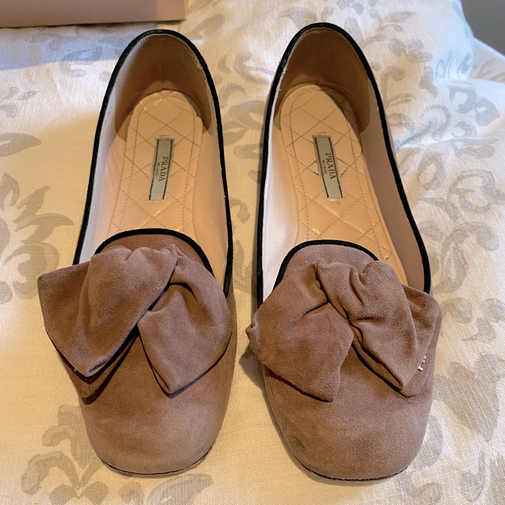 EUC PRADA LOAFERS in blush 37.5